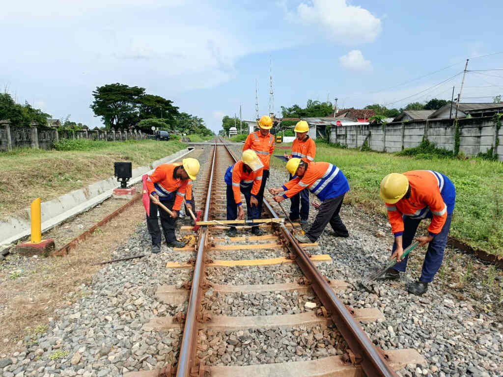 tingkatkan kenyamanan dan keselamatan perjalanan kereta api