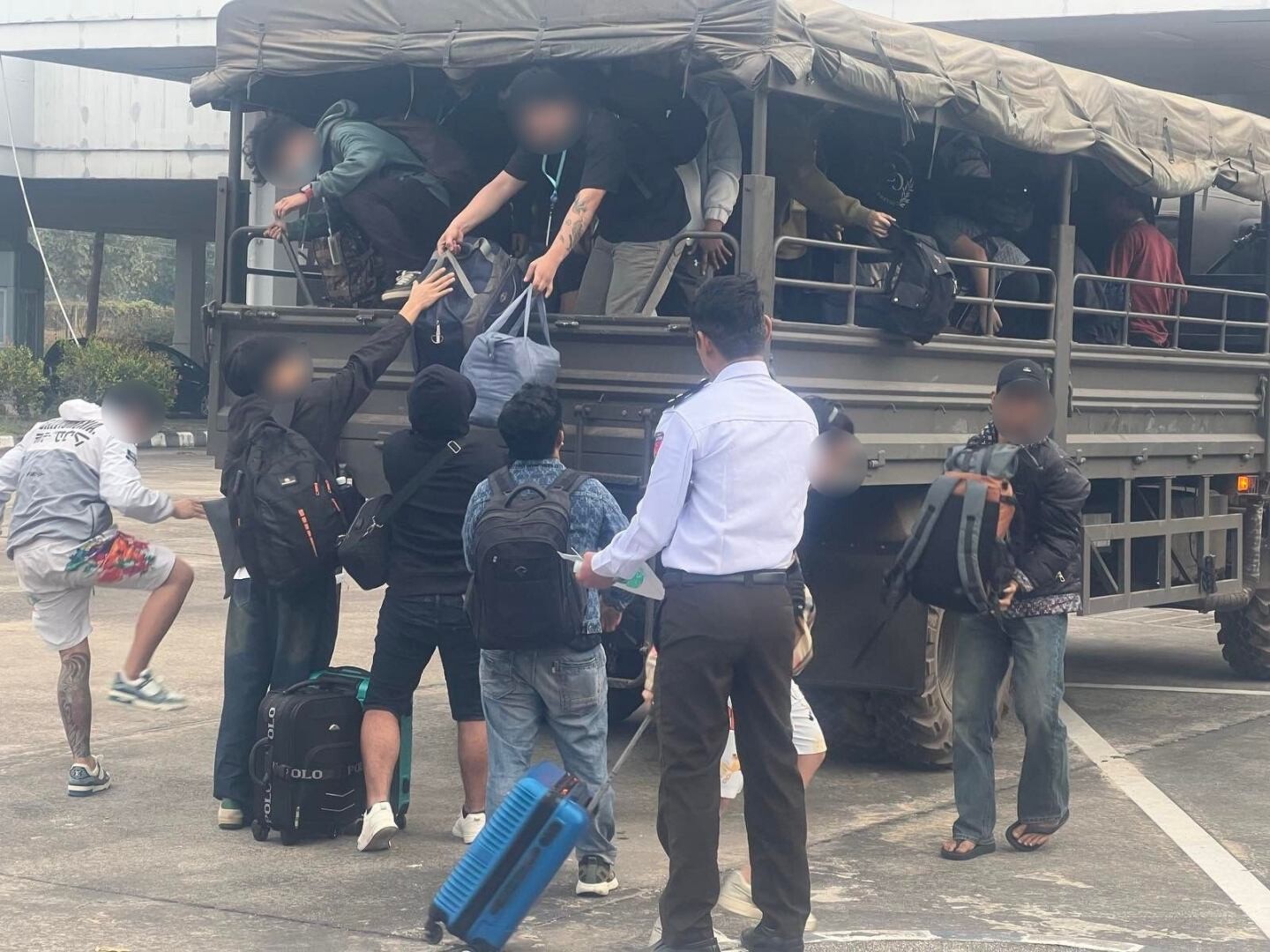 1765524961693bc5e1daa5e 02 1765524961693bc5e1daa5e 02