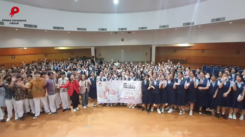 2025 content trends and how to adapt to them workshop with priska sahanaya and beauty class fanbo at sma tarakanita 1