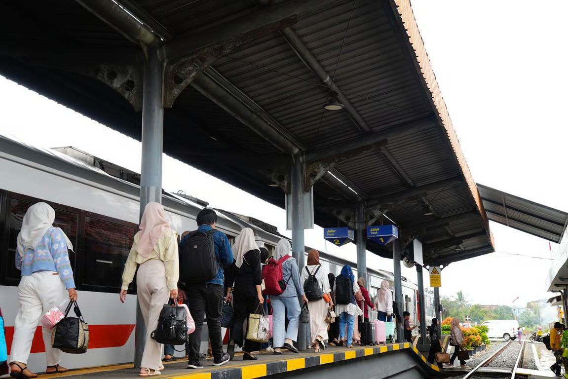 angkutan nataru 2025–2026, seluruh tiket kereta divre iv tanjung karang terjual