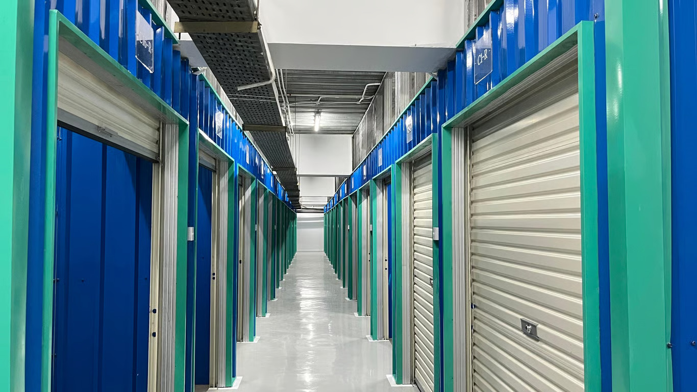 barang menumpuk jadi masalah baru di kota besar barang menumpuk jadi masalah baru di kota besar