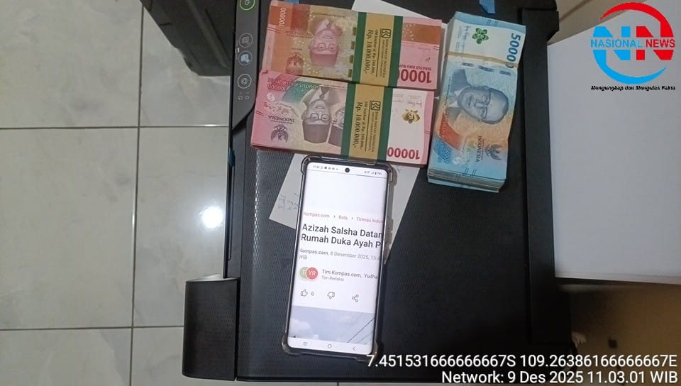 foto uang tunai rp 25 juta yang dipersoalkan masih utuh hingga berita ini ditayangkan