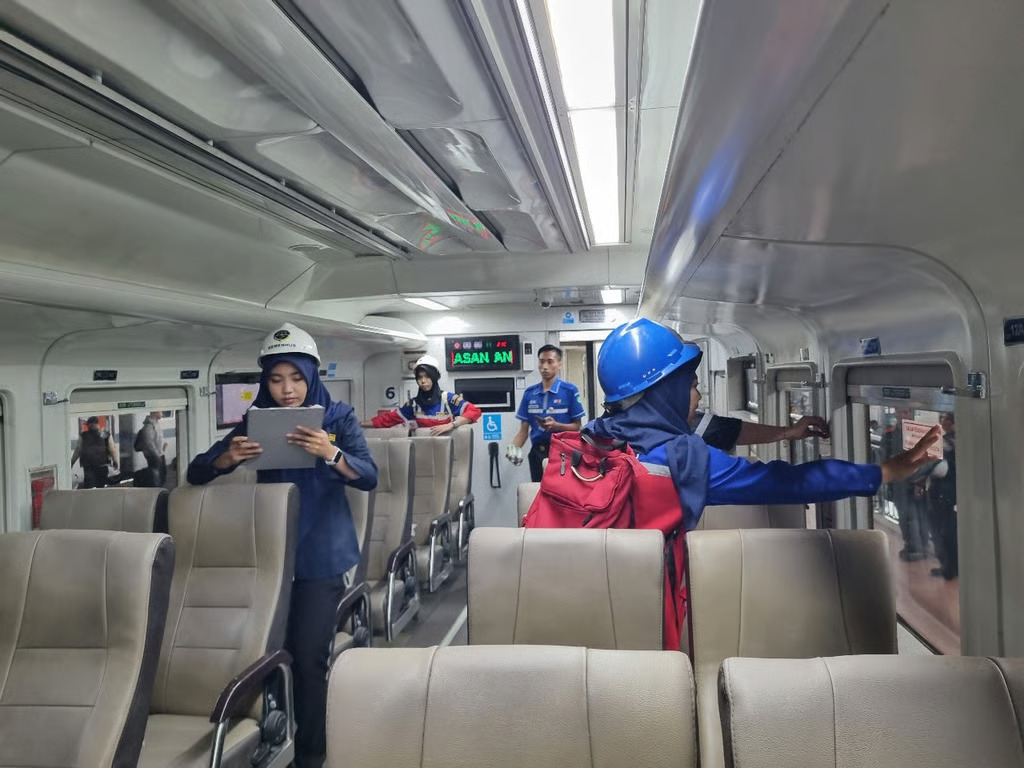 kai daop 4 semarang siapkan ratusan sarana dalam kondisi terbaik untuk libur nataru 2025