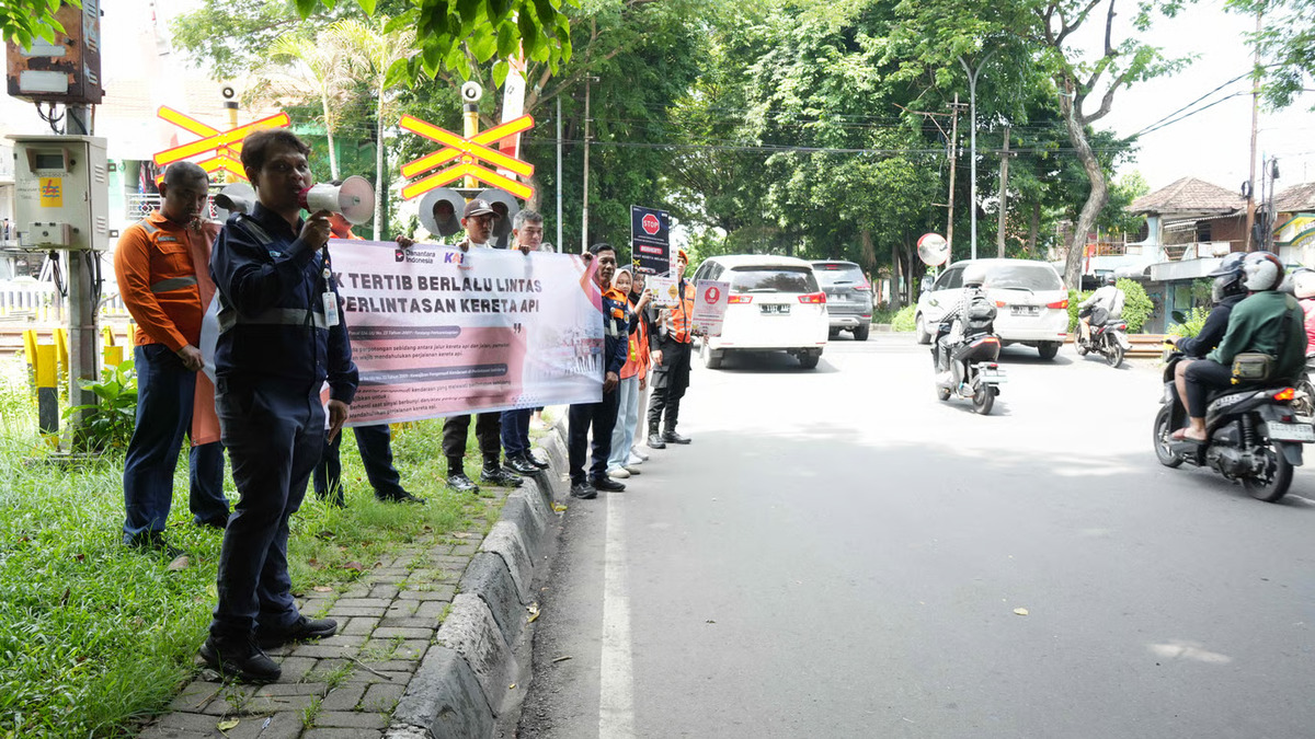 kai daop 8 surabaya dan kai properti gencarkan sosialisasi jelang nataru kai daop 8 surabaya dan kai properti gencarkan sosialisasi jelang nataru