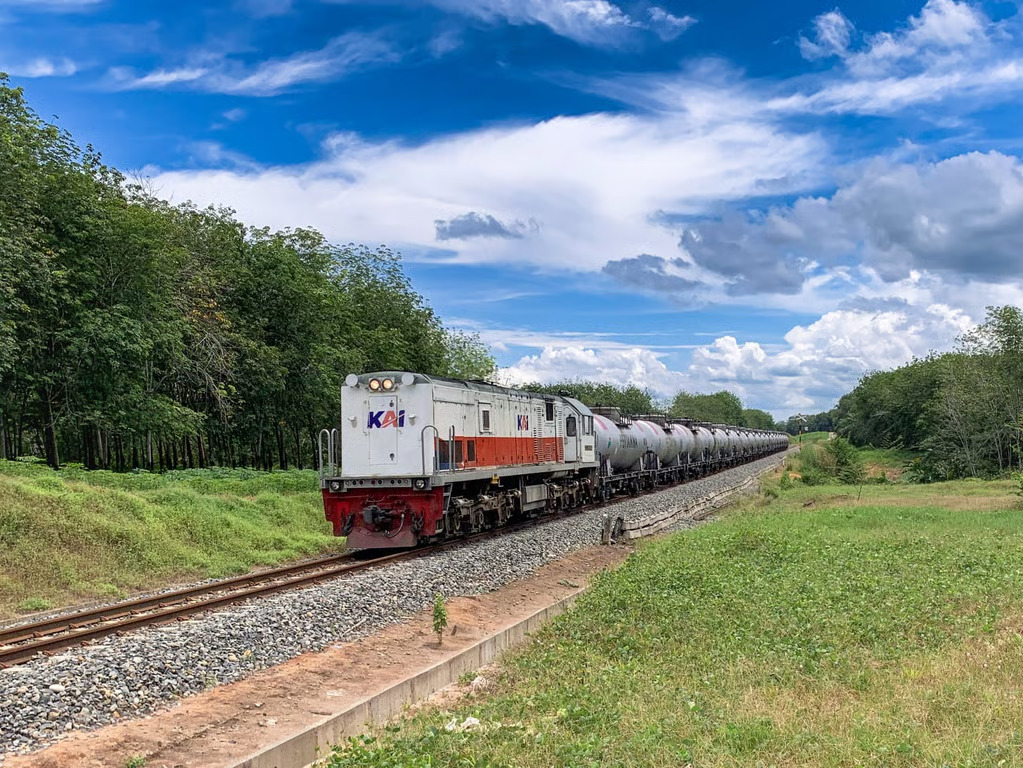 kai divre i sumut percepat distribusi bbm di sumut kai divre i sumut percepat distribusi bbm di sumut