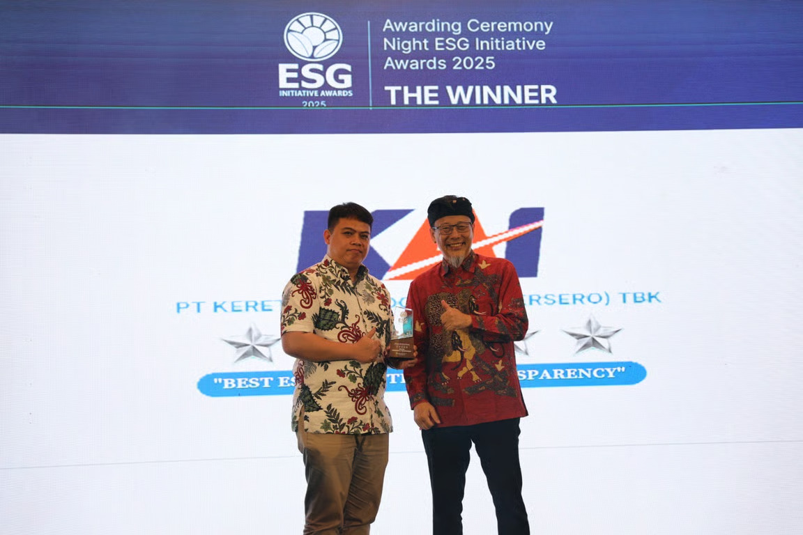 kai raih dua ajang penghargaan bergengsi penguatan esg dan transformasi layanan hadirkan dampak nyata untuk indonesia