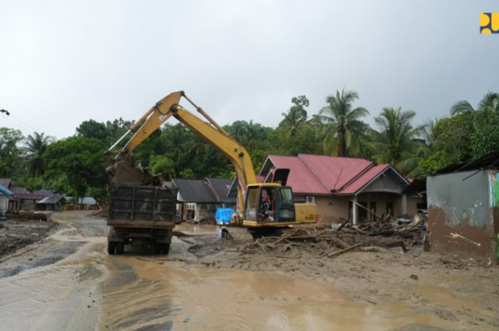 kementerian pu fokus pada perbaikan infrastruktur jalan dan jembatan, serta sarana sanitasi di kab. agam kementerian pu fokus pada perbaikan infrastruktur jalan dan jembatan, serta sarana sanitasi di kab. agam