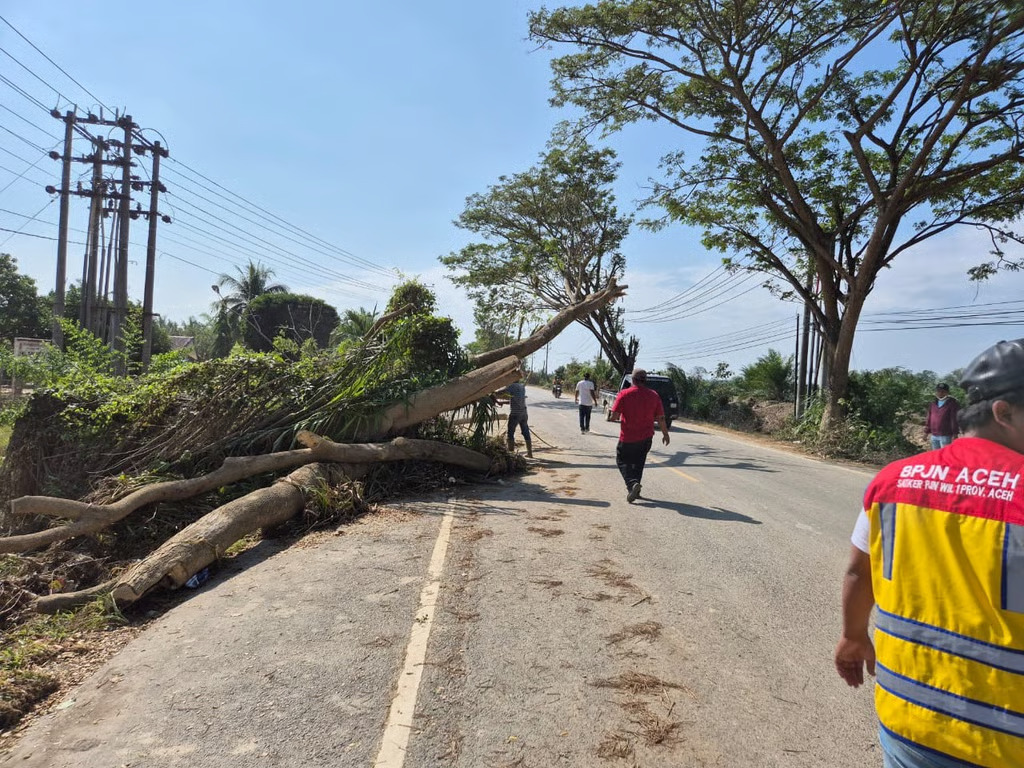 kementerian pu pastikan pemulihan tujuh ruas jalan utama di lintas timur, barat, dan tengah aceh kementerian pu pastikan pemulihan tujuh ruas jalan utama di lintas timur, barat, dan tengah aceh