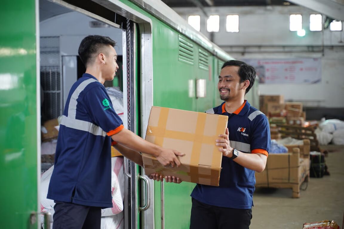 sambut akhir tahun, kai logistik hadirkan diskon pengiriman paket hingga 50% sambut akhir tahun, kai logistik hadirkan diskon pengiriman paket hingga 50%