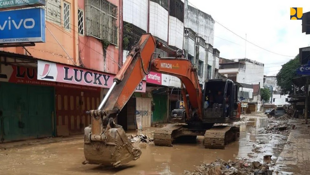 tangani bencana di aceh, balai wilayah sungai sumatera i kerahkan 21 alat berat untuk perbaikan tanggul dan sungai