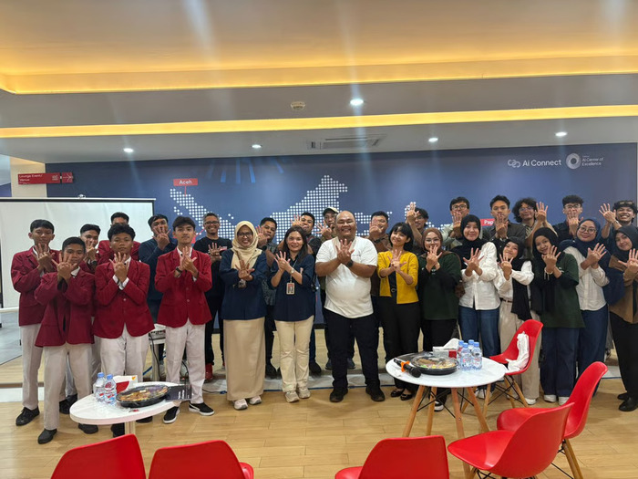 telkom perkuat implementasi ai melalui kunjungan direksi dan dewan komisaris ke telkom ai center of excellence malang (2)
