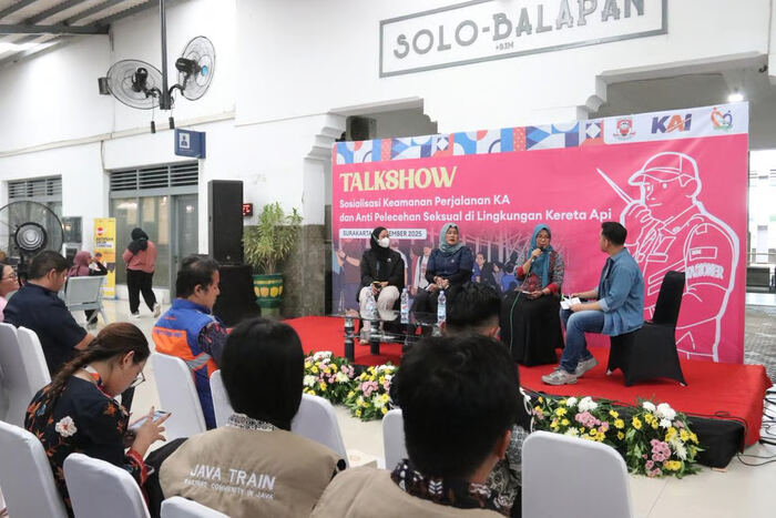 public (62) public (62)