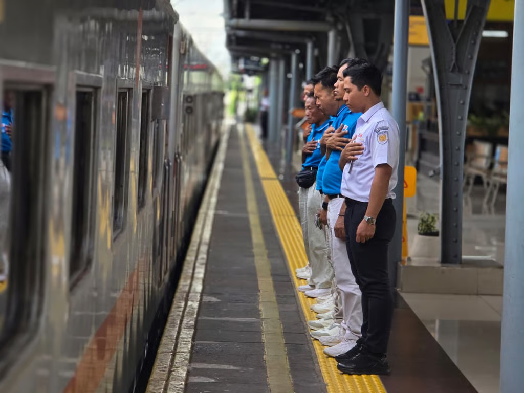 hujan ekstrem rendam jalur semarang, sejumlah ka tujuan jakarta alami keterlambatan