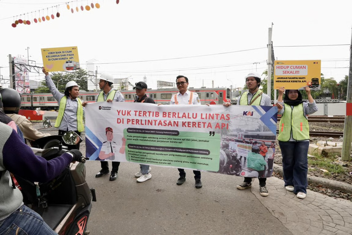 kai daop 1 jakarta ajak generasi muda universitas pancasila bangun budaya disiplin di perlintasan sebidang