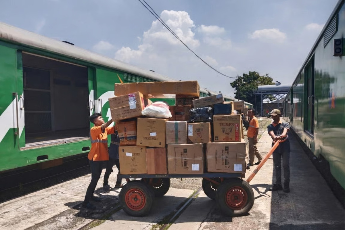 kai daop 2 bandung angkut 481ribu kg barang hantaran selama angkutan nataru 2025 2026