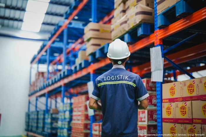 kai services siapkan 40 gudang logistik selama masa nataru 20252026