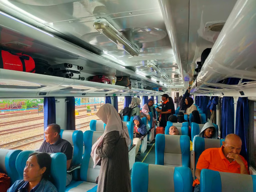 lebih dari 280 ribu pergerakan penumpang daop 7 madiun jadi magnet mobilitas nataru