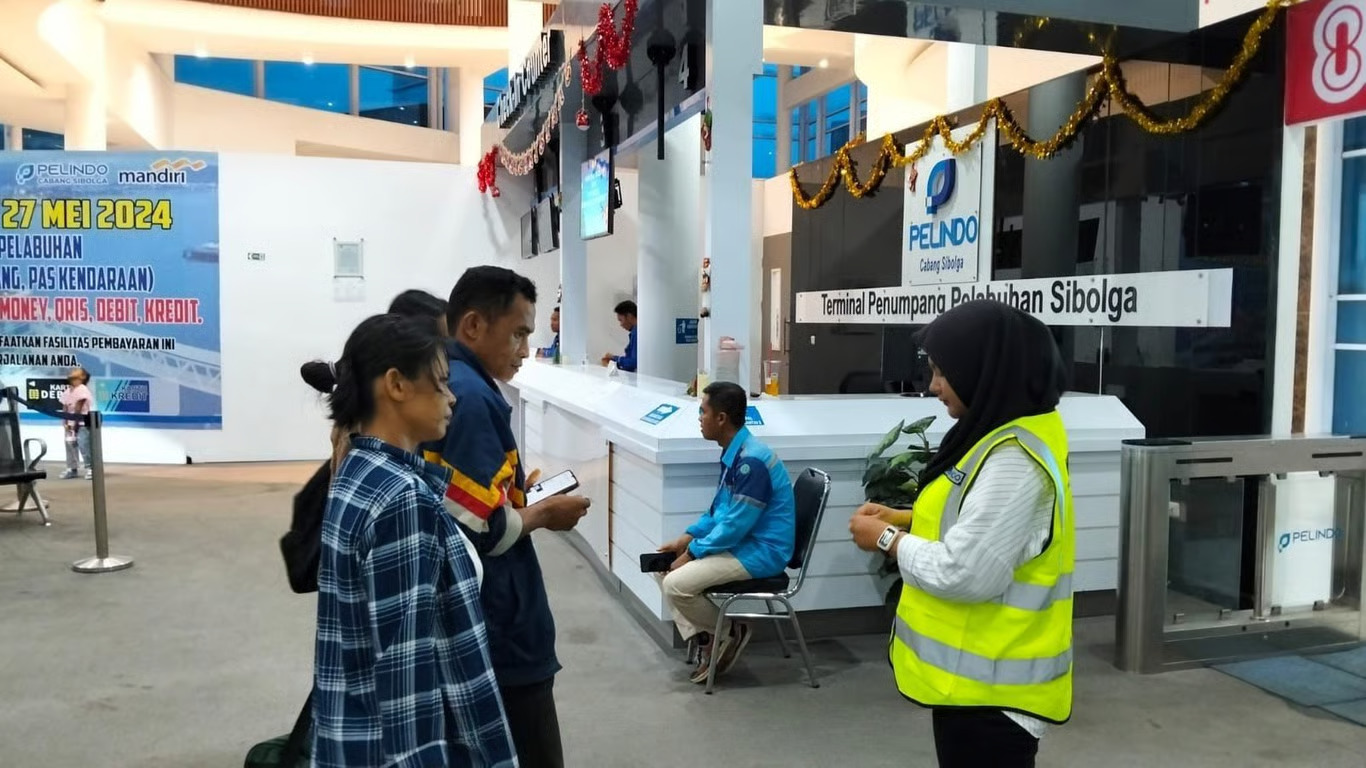 nataru di pelabuhan sibolga tetap lancar di tengah masa pemulihan bencana