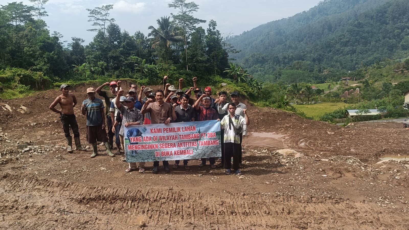 para pemilik lahan di desa windusari yang menanti segera dilaksanakan aktivitas tambang oleh pt dinar batu agung