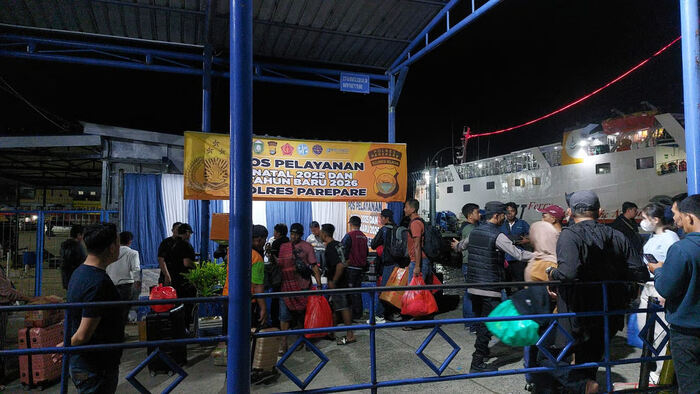 pelabuhan parepare layani puluhan ribu penumpang selama nataru (1)