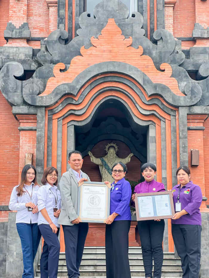 sucofindo perkuat peran penilaian kawasan berkelanjutan, pib college raih platinum greenship neighborhood (1)