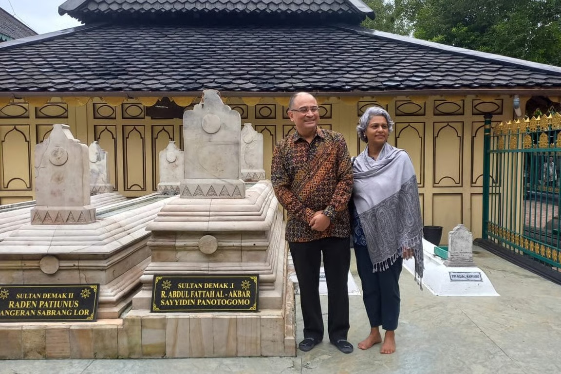dubes india kunjungi masjid agung demak