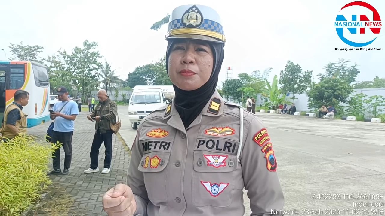 kanit gakkum iptu zul metri saat menjelaskan hasil uji forensik kepada media, usai melakukan rekontruksi di halaman kantor dishub di jalan sultan agung kecamtan sokaraja