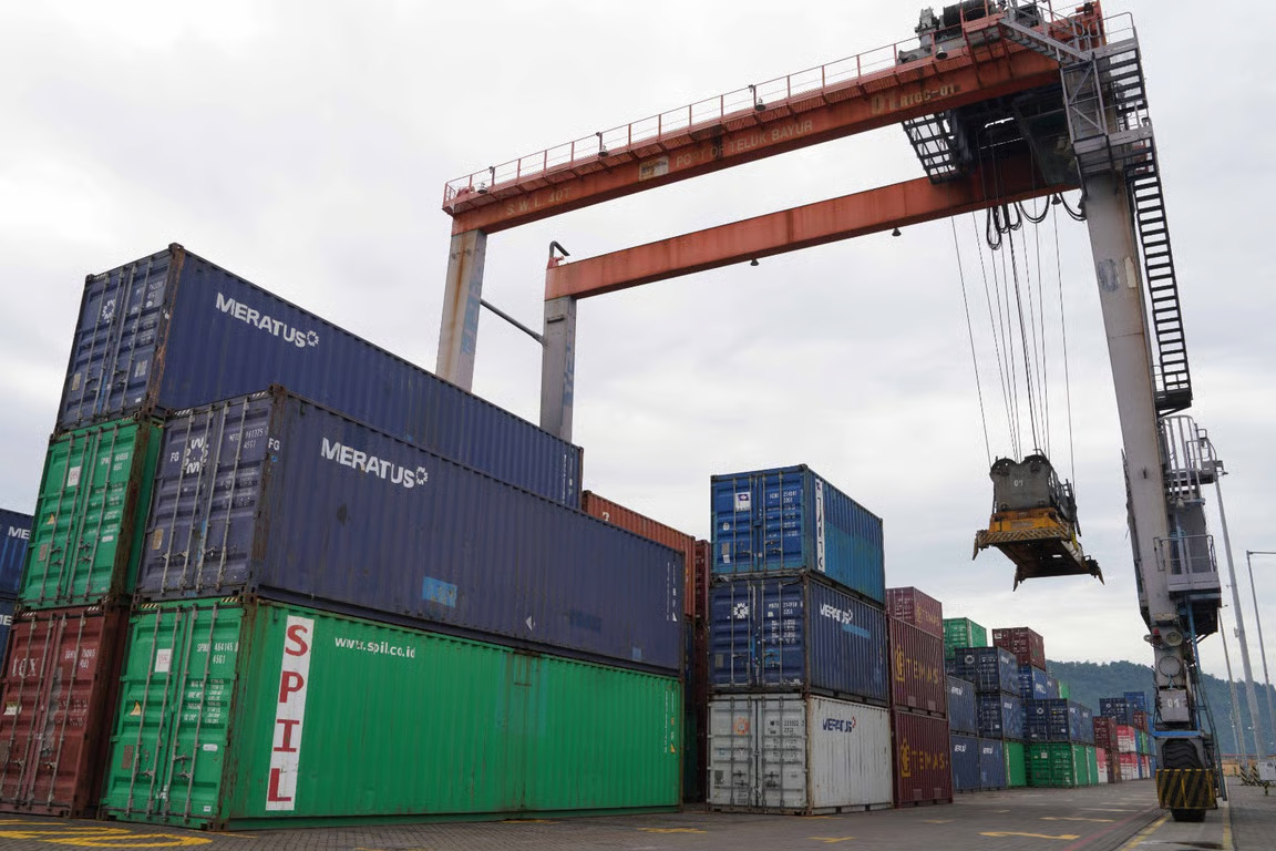 arus logistik jelang lebaran meningkat, pelindo antisipasi kepadatan di pelabuhan
