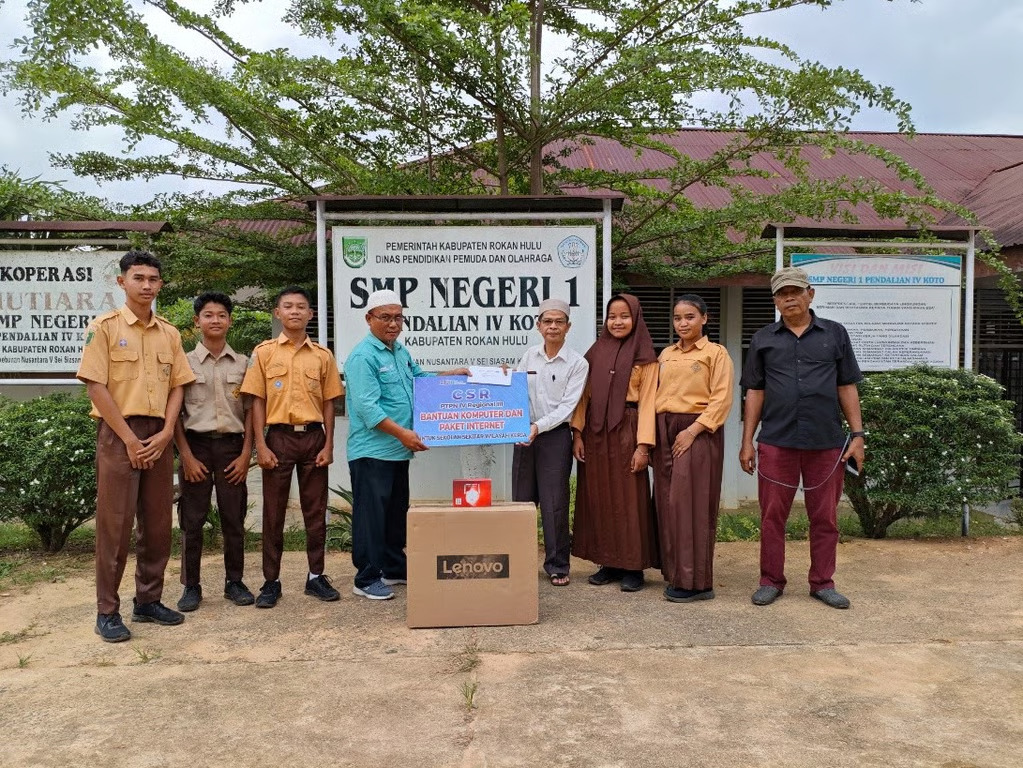 holding perkebunan nusantara dorong pendidikan dan ekonomi rokan hulu lewat program tjsl ptpn iv regional iii