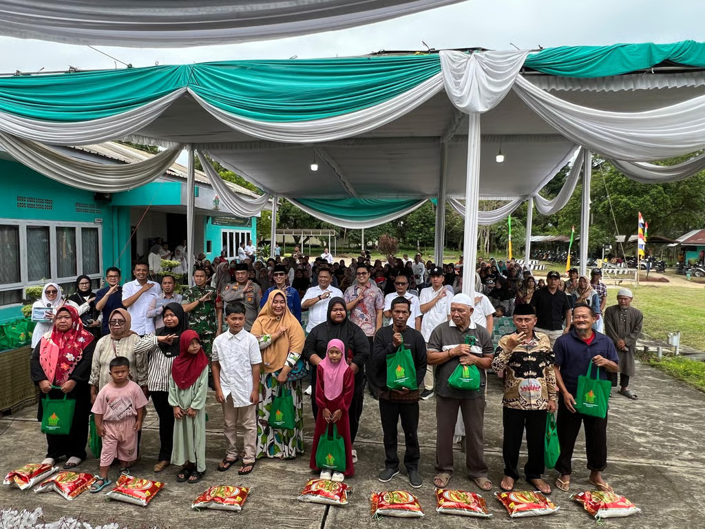 holding perkebunan nusantara melalui ptpn iv regional vii gelar bakti sosial ramadan