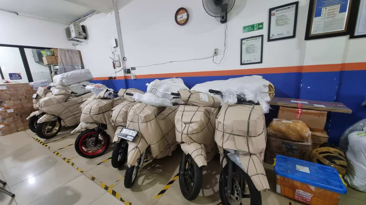kai logistik siap layani pengiriman motor pada periode arus balik
