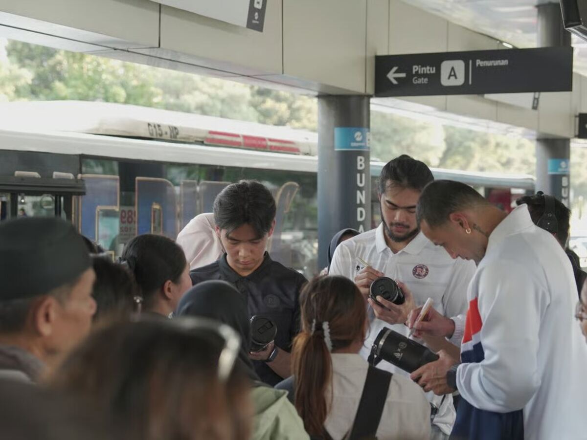 kampanyekan gaya hidup sehat, pam jaya gandeng pelita jaya bagi bagi tumbler