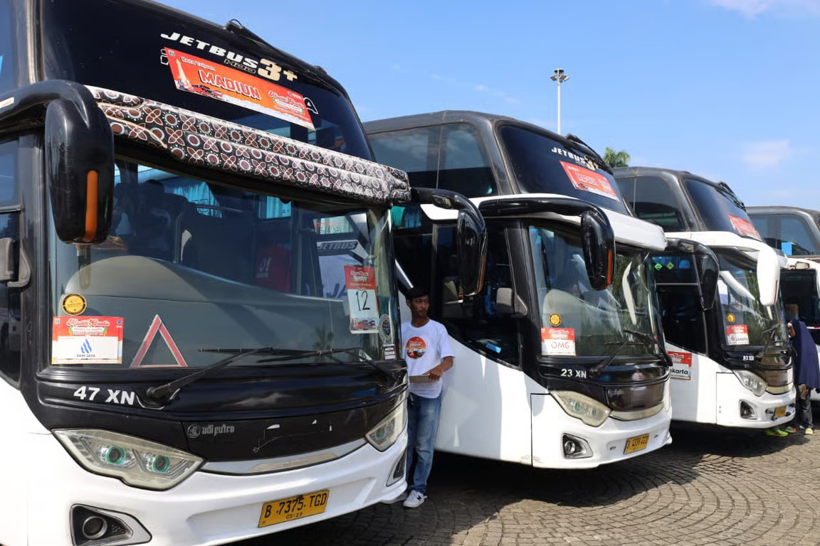 pam jaya sediakan 15 unit bus pam jaya sediakan 15 unit bus