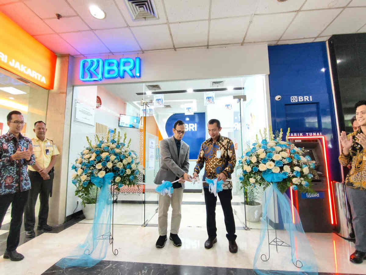 sinergi dunia pendidikan dan perbankan, bri resmikan kantor kas unj serta serahkan bantuan kendaraan operasional