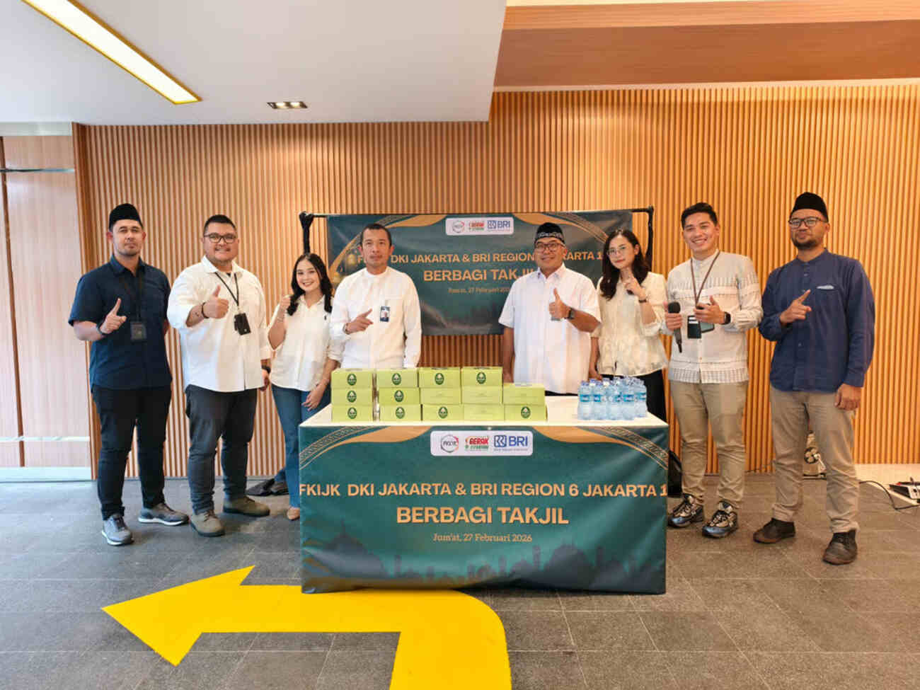 sinergi kebaikan, fkijk dki jakarta dan bri regional office 1 gelar aksi berbagi takjil