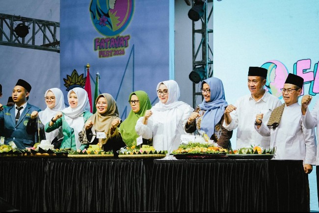 bupati dan wakil banyumas saat mengahdiri harlah gp anshor