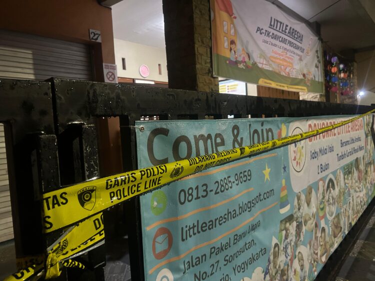 foto lokasi tkp yang masih di police line