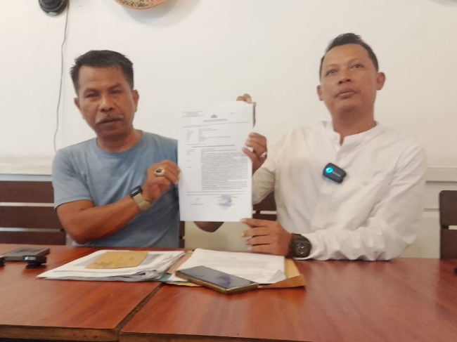 hendy bersama dengan advokatnya