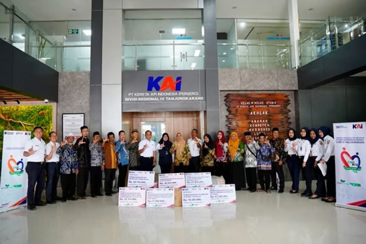 kai divre iv tanjungkarang salurkan csr lebih dari rp1,7 miliar, wujud komitmen tanggung jawab sosial perusahaan (1)