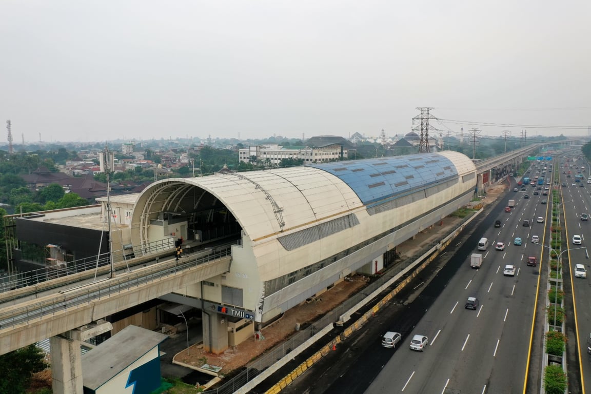 libur panjang, 270 ribu warga gunakan lrt jabodebek untuk akses wisata