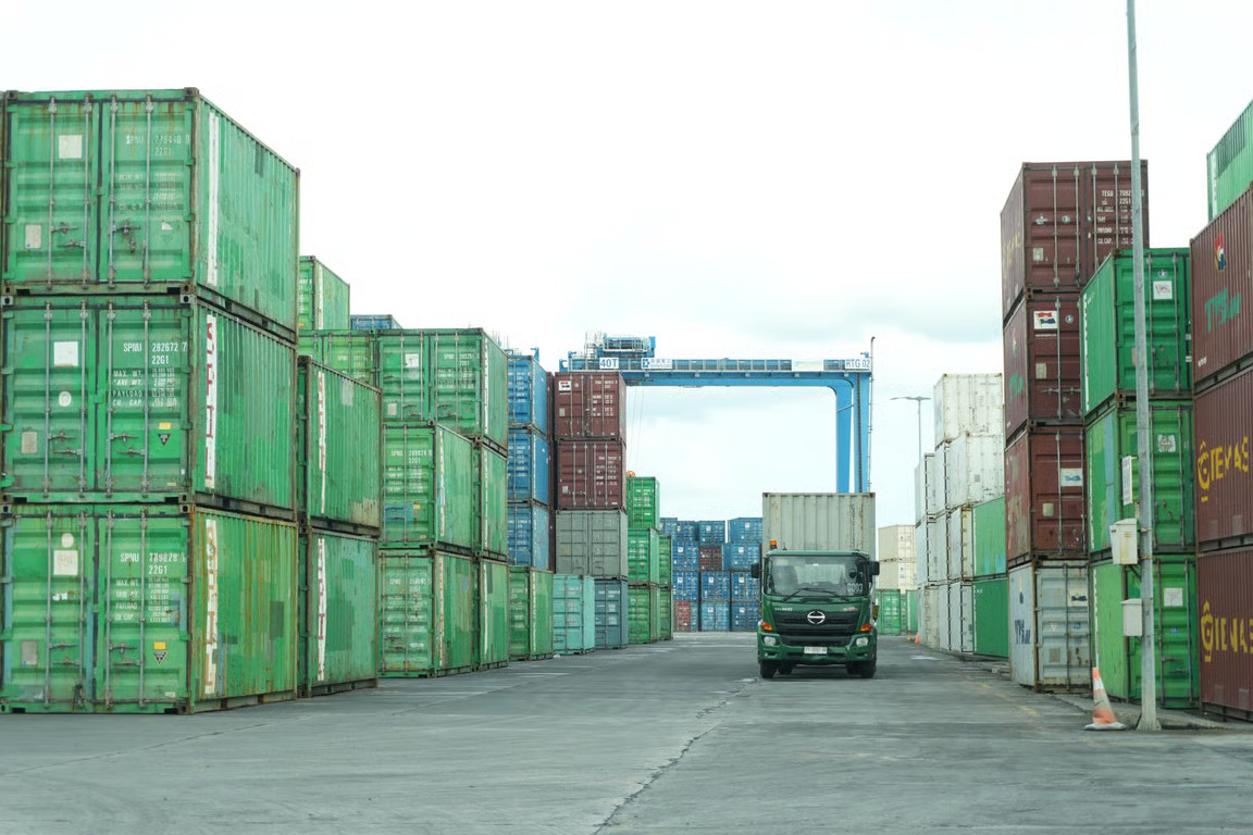 pelindo terminal petikemas tunjukkan kinerja positif