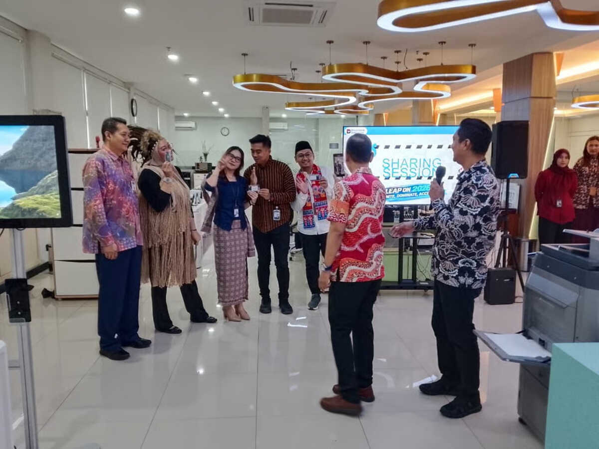 semarak hari kartini, bri region 6 gelar lomba busana nasional untuk pekerja