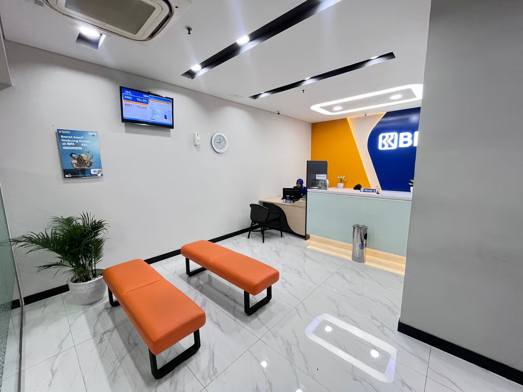 bri teras pasar kramat jati buka layanan weekend banking di saat libur
