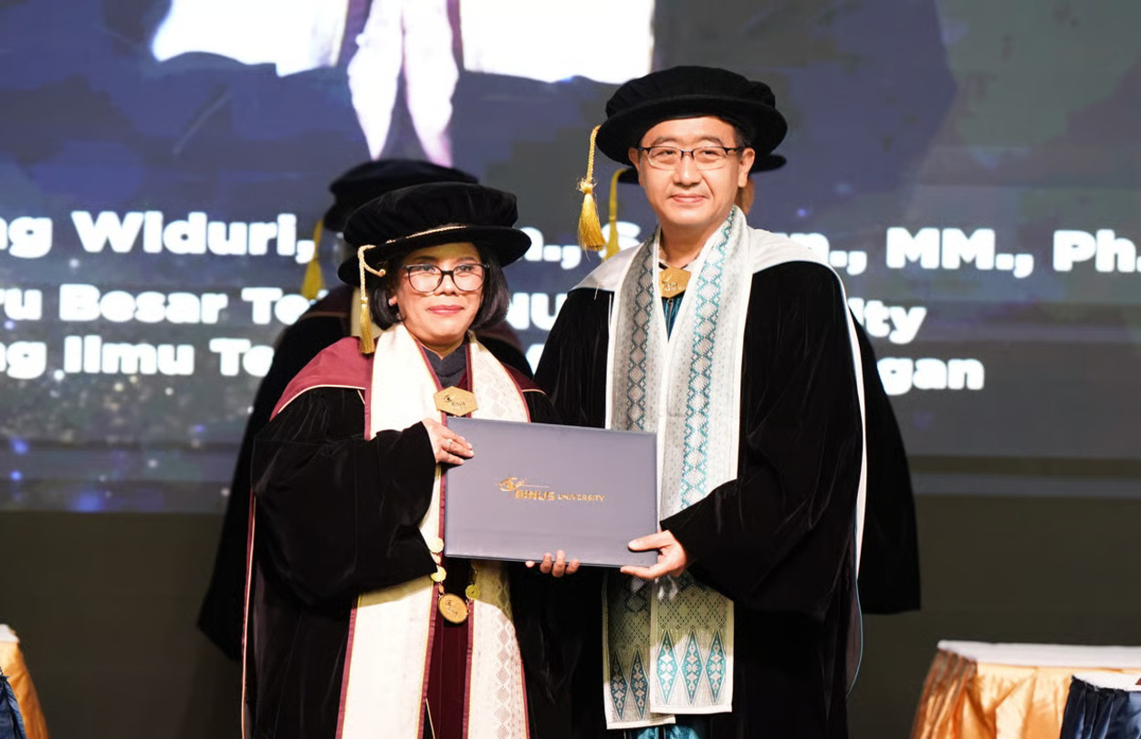 di era ai, siapa penjaga integritas audit, ini jawaban prof. rindang widuri dalam pengukuhan guru besar binus university (1)