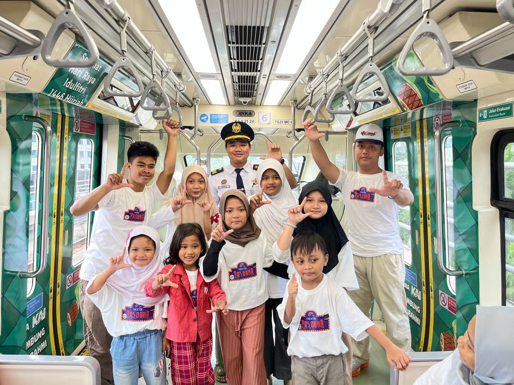 edutrain lrt jabodebek, cara kai kenalkan transportasi publik kepada anak sejak dini (1)