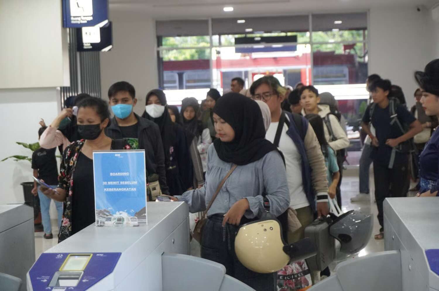 kai bandara perkuat konektivitas masyarakat wates melalui layanan ka bandara yia
