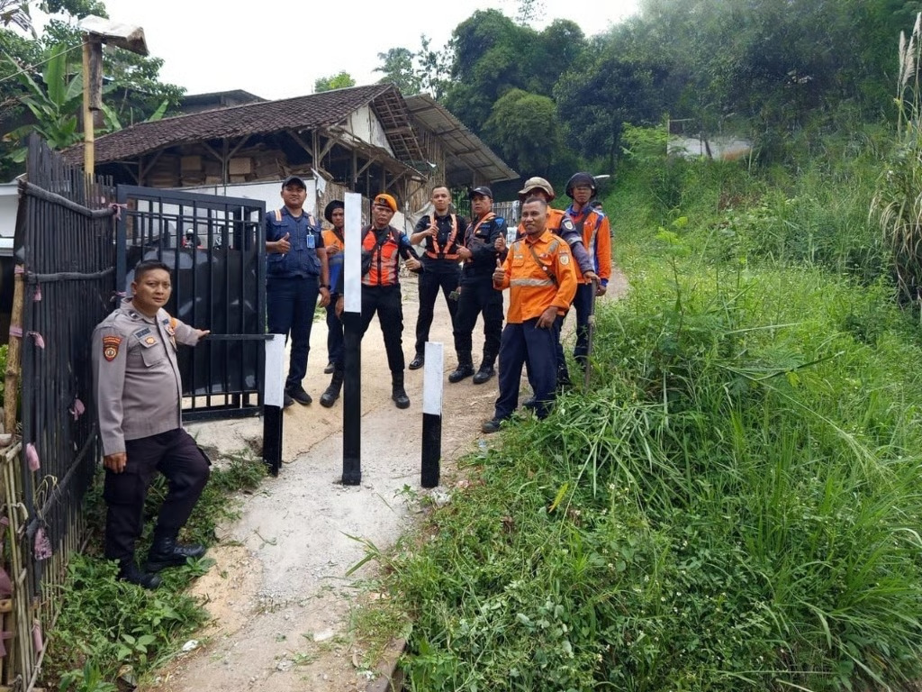 kai daop 2 bandung tutup 29 perlintasan sebidang tidak terjaga sepanjang 2025, masyarakat dilarang membuka perlintasan ilegal