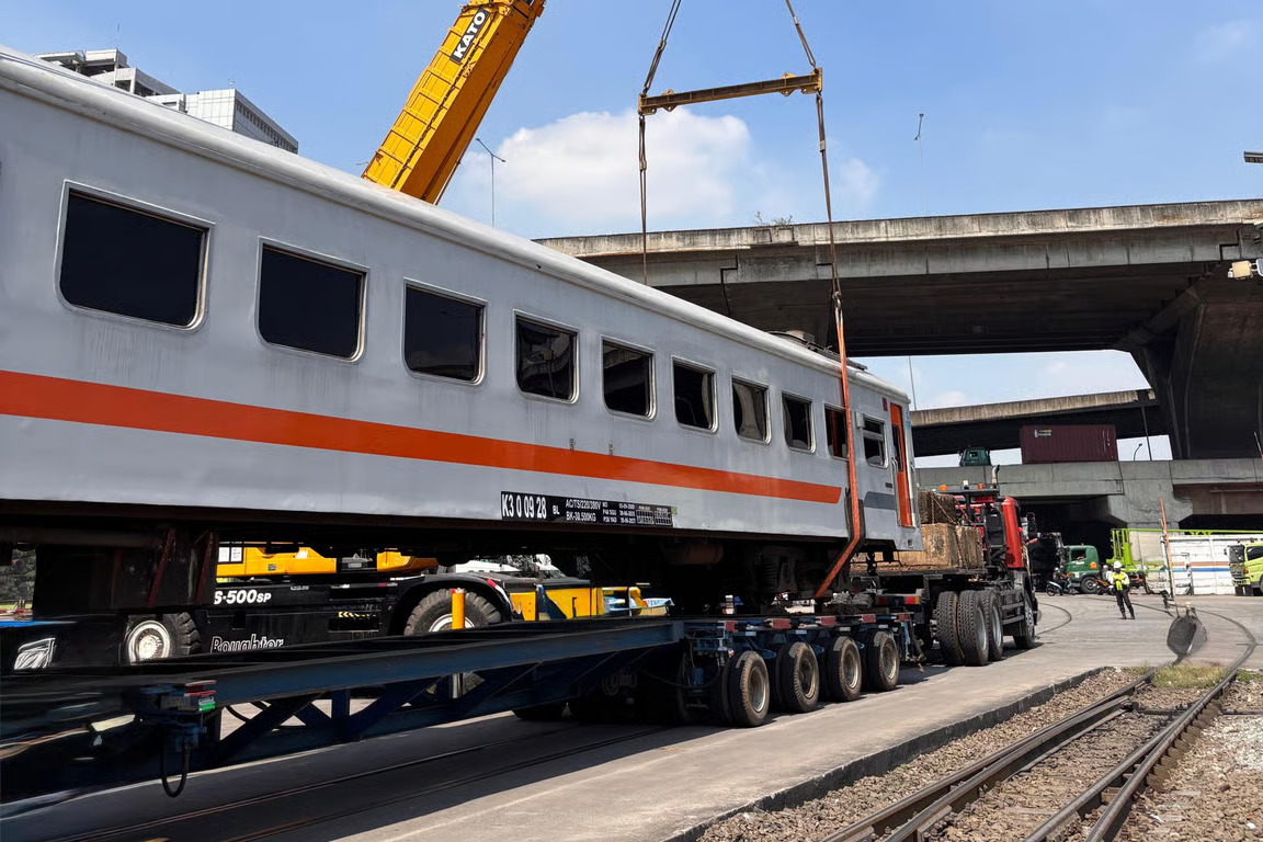 kai logistik kirim 25 kereta ke sumatera, dukung penguatan mobilitas penumpang di sumbagsel
