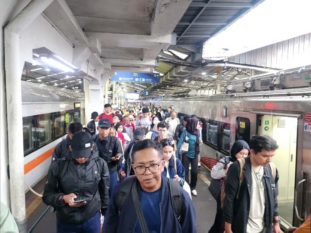 pengguna jasa ka di wilayah kai daop 2 bandung januari–april 2026 tembus 1,7 juta pelanggan, naik 9,42 persen