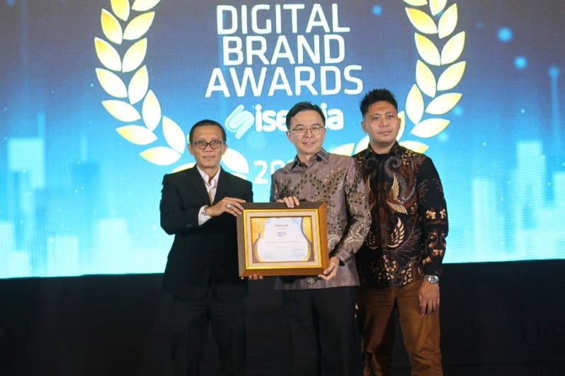 bri life borong tiga penghargaan sebagai apresiasi pencapaian soliditas finansial dan inovasi digital